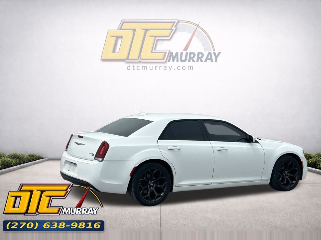 2019 CHRYSLER 300