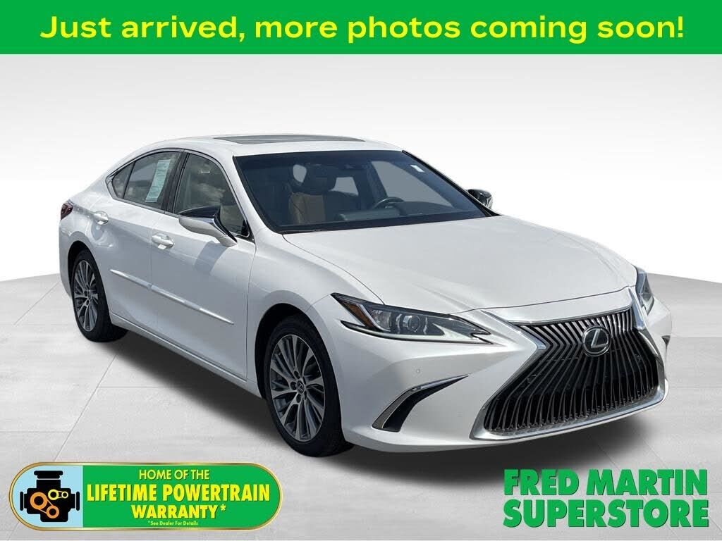 2019 LEXUS ES