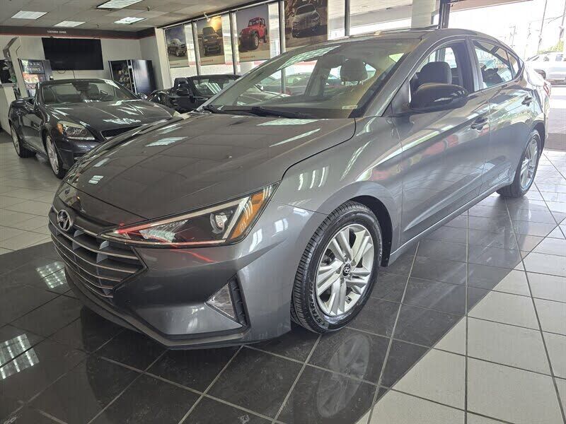 2019 HYUNDAI Elantra
