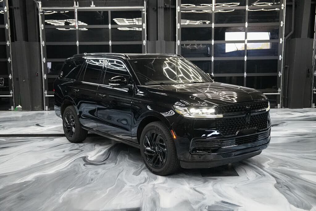 2025 LINCOLN Navigator