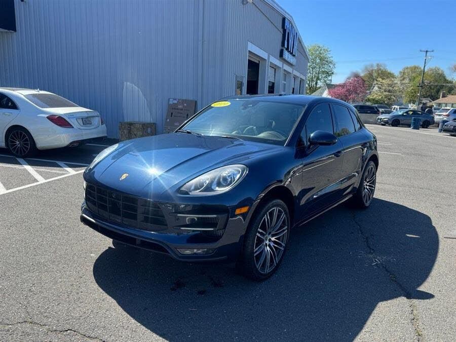 2016 PORSCHE Macan