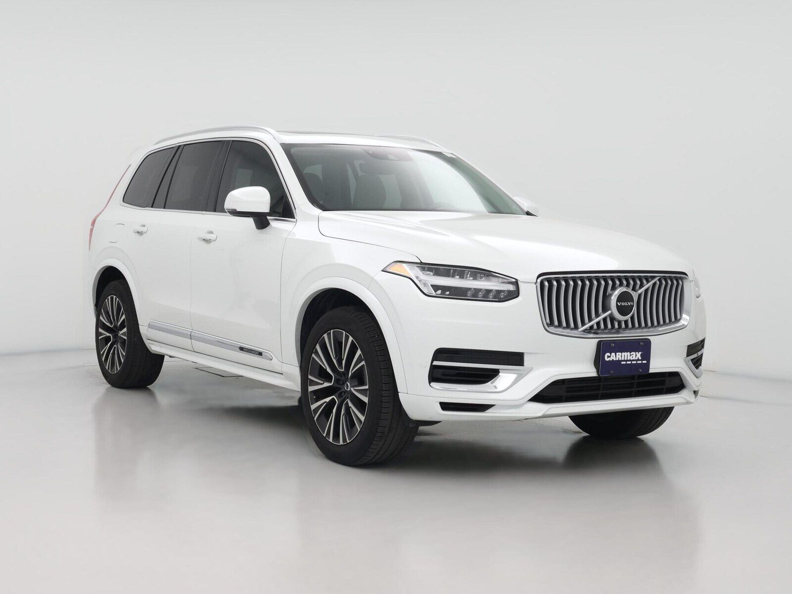 2022 VOLVO XC90