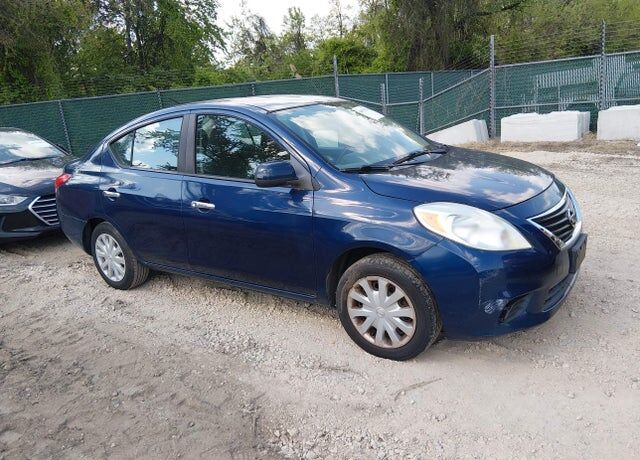 2012 NISSAN Versa