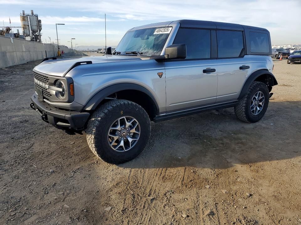 2024 FORD Bronco