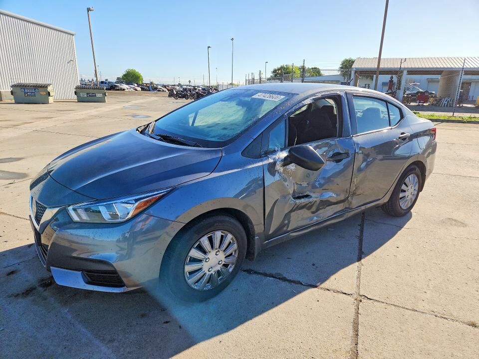 2022 NISSAN Versa
