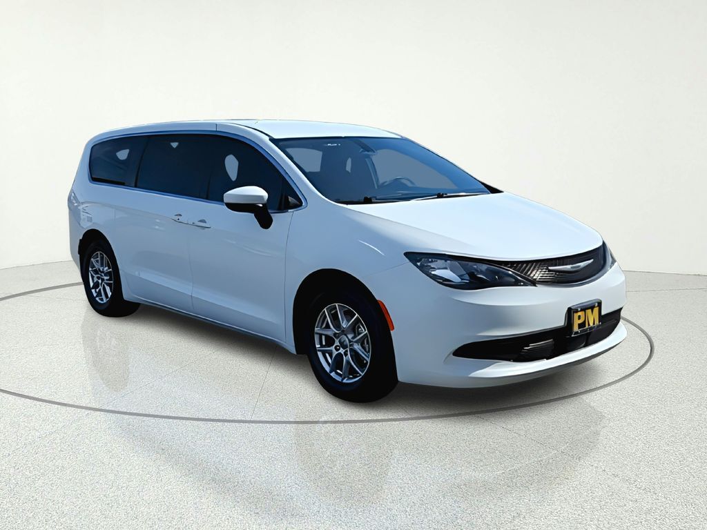 2022 CHRYSLER Voyager