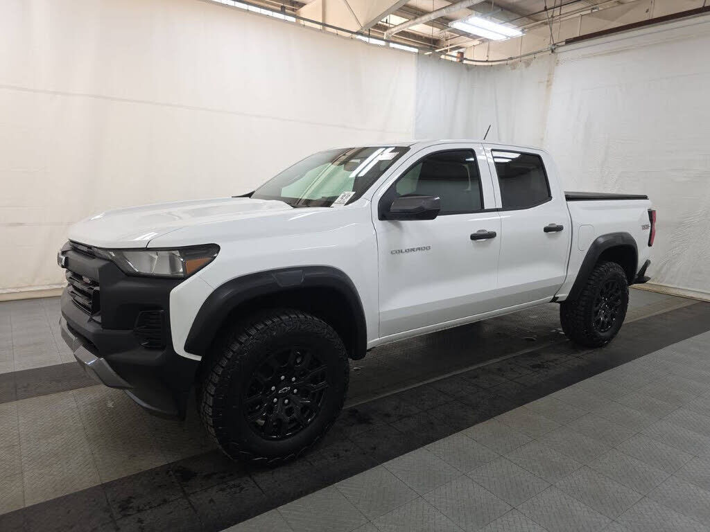 2025 CHEVROLET Colorado