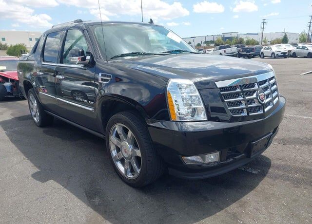 2011 CADILLAC Escalade