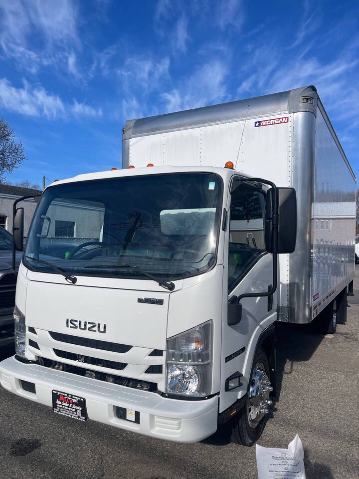 2020 ISUZU NPR-HD