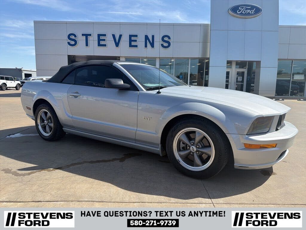 2005 FORD Mustang
