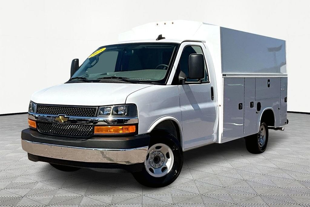 2025 CHEVROLET Express
