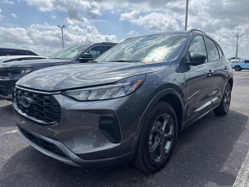2024 FORD Escape
