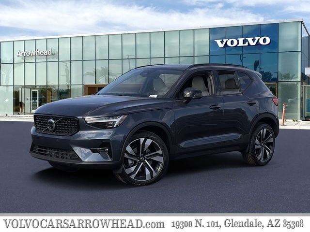 2026 VOLVO XC40