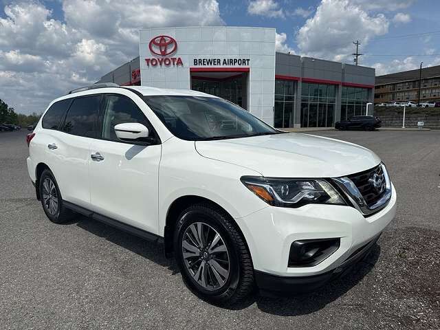 2017 NISSAN Pathfinder