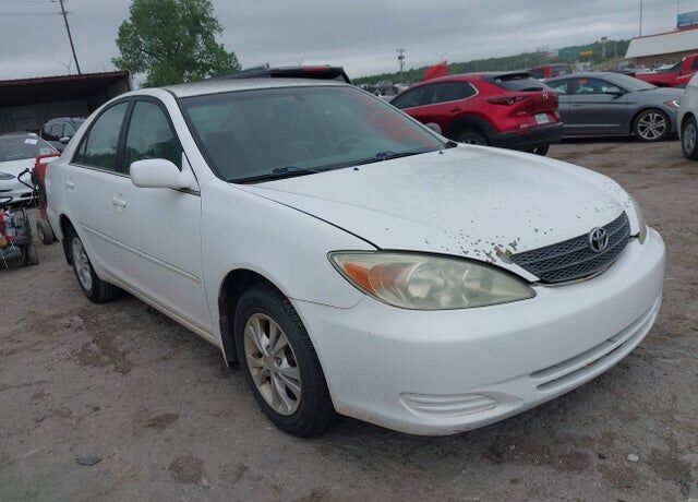 2004 TOYOTA Camry