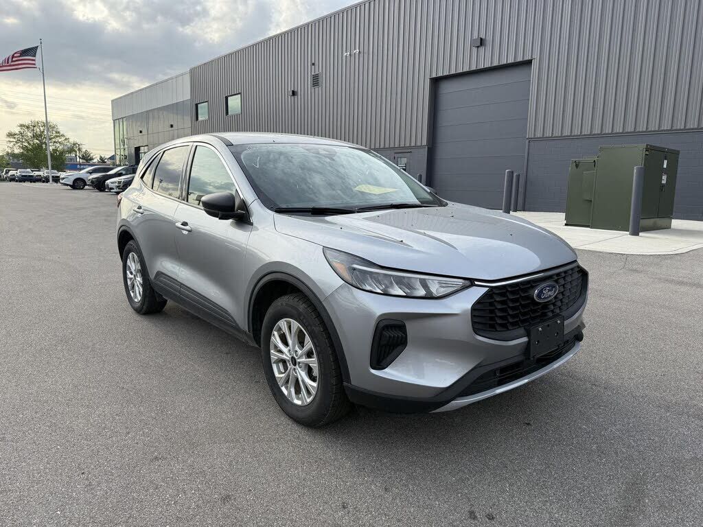 2024 FORD Escape
