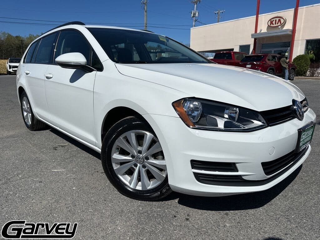 2017 VOLKSWAGEN Golf SportWagen