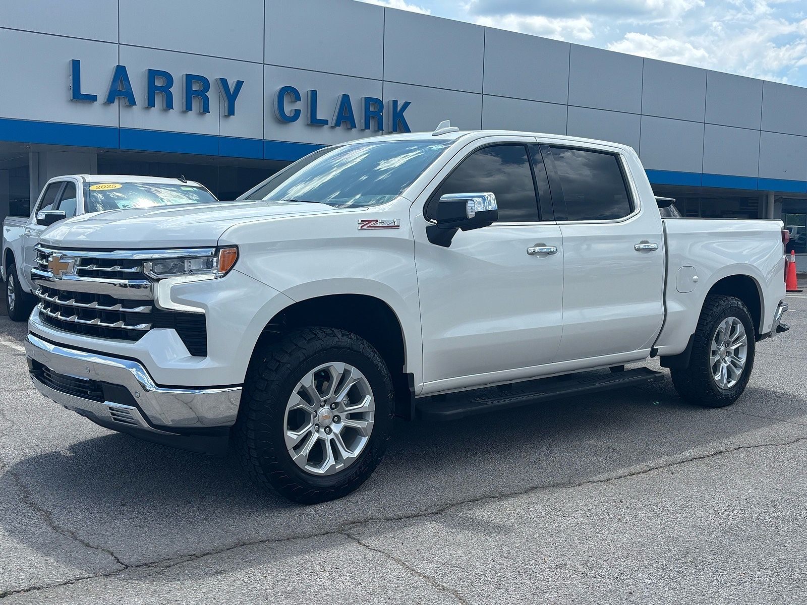 2025 CHEVROLET Silverado