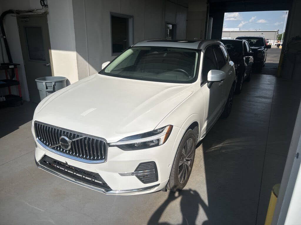 2023 VOLVO XC60