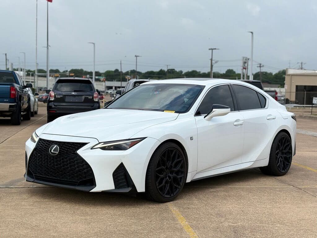 2023 LEXUS IS