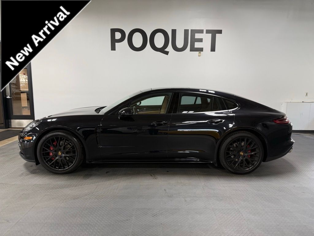 2018 PORSCHE Panamera