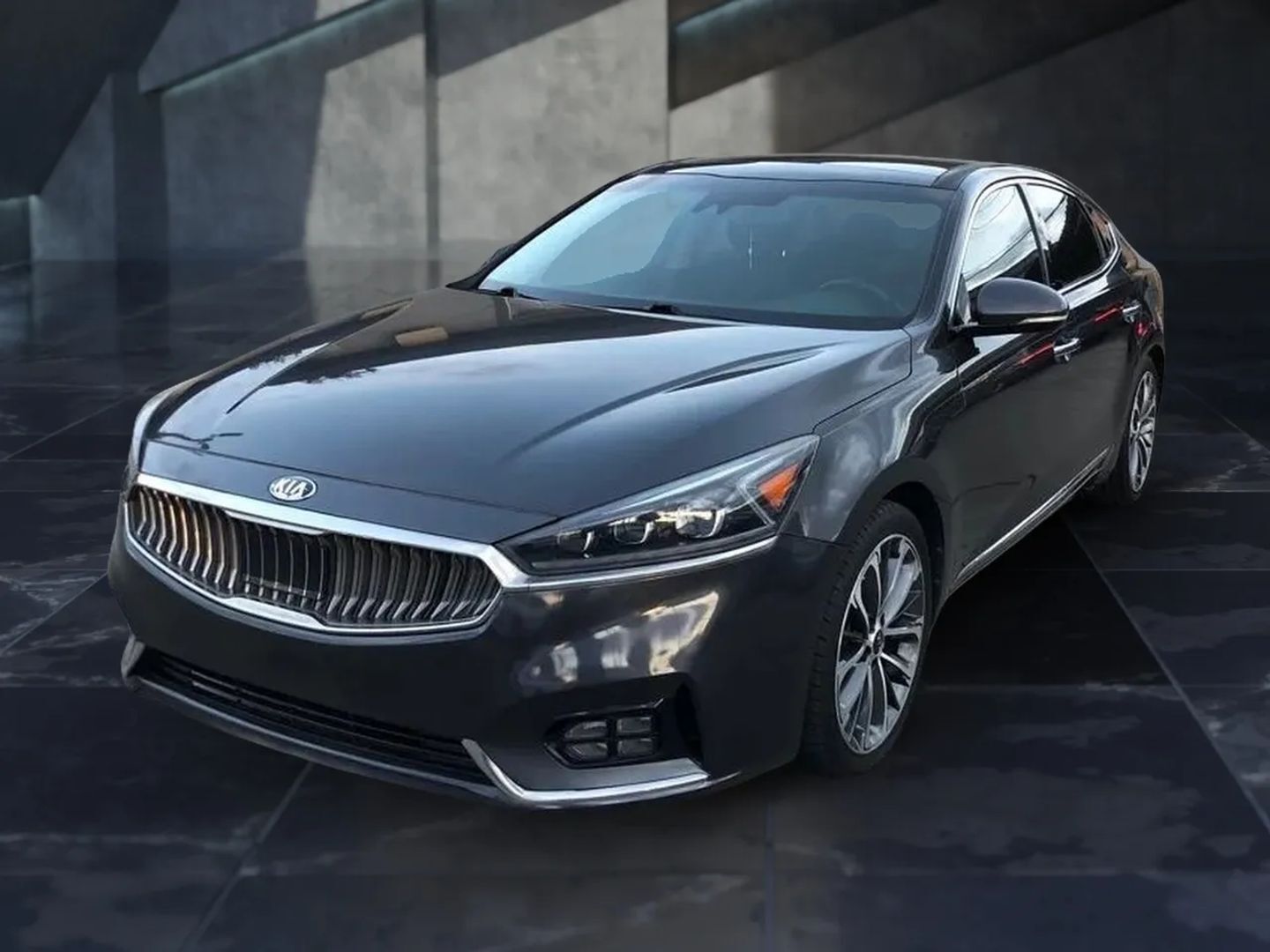 2019 KIA Cadenza