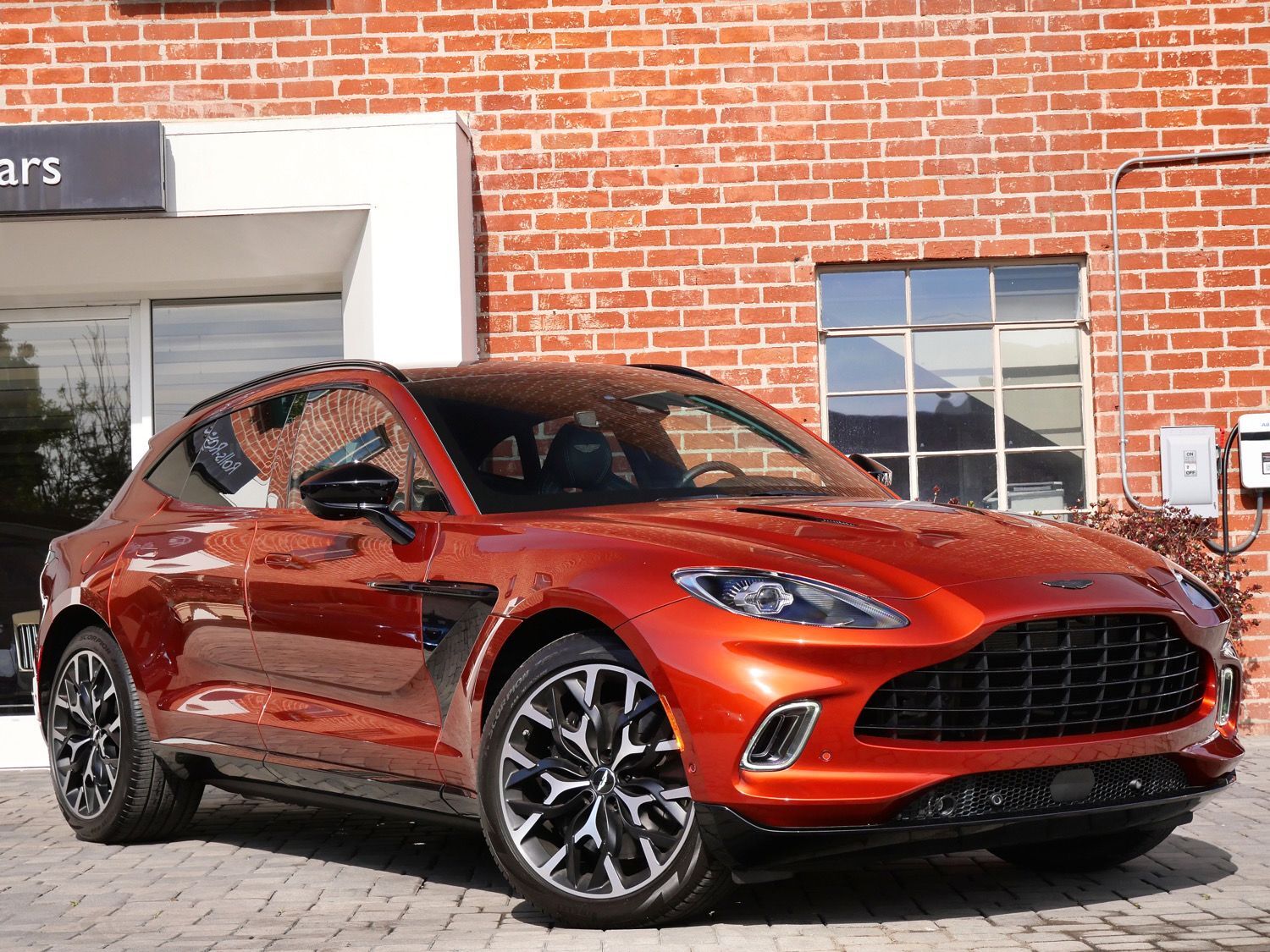 2021 ASTON MARTIN DBX