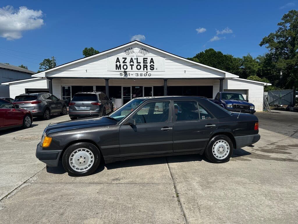 1989 MERCEDES-BENZ 300