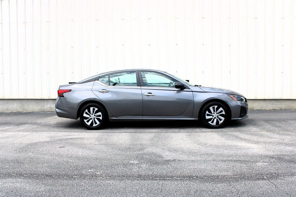 2024 NISSAN Altima