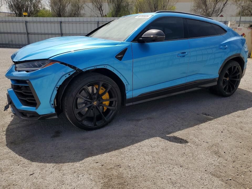 2022 LAMBORGHINI URUS