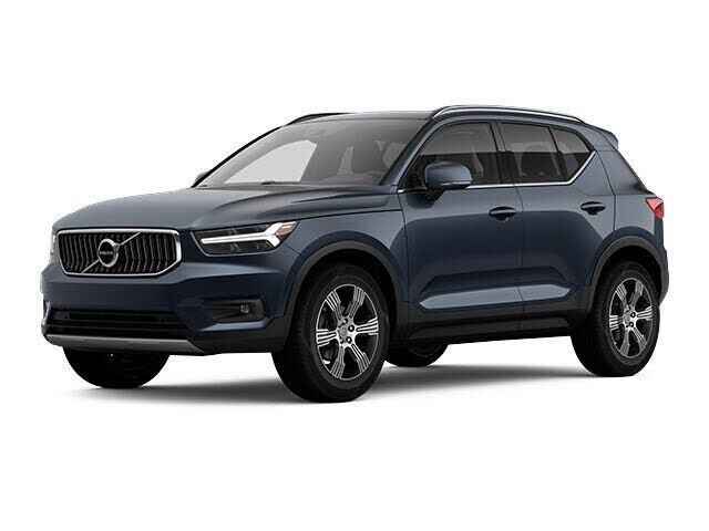2022 VOLVO XC40