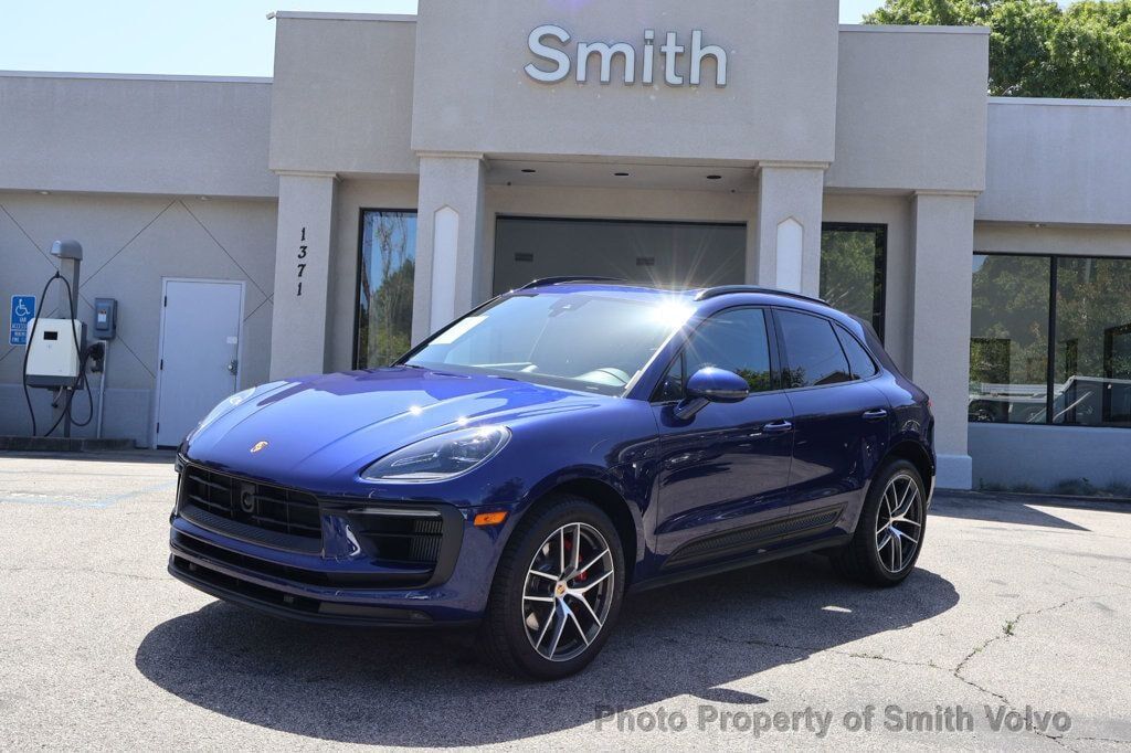 2024 PORSCHE Macan