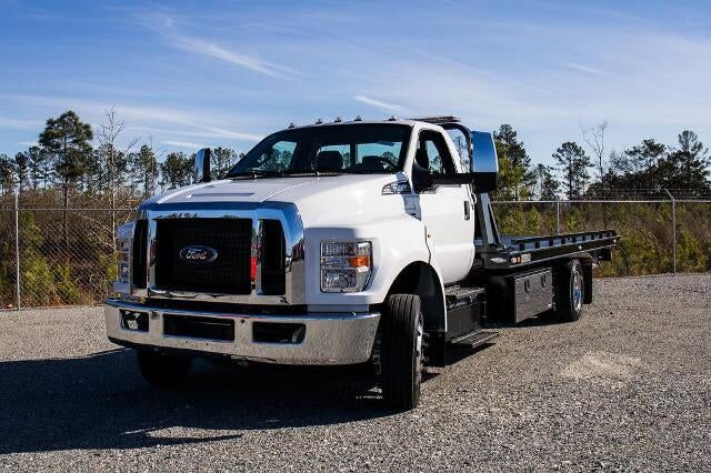 2025 FORD F-650