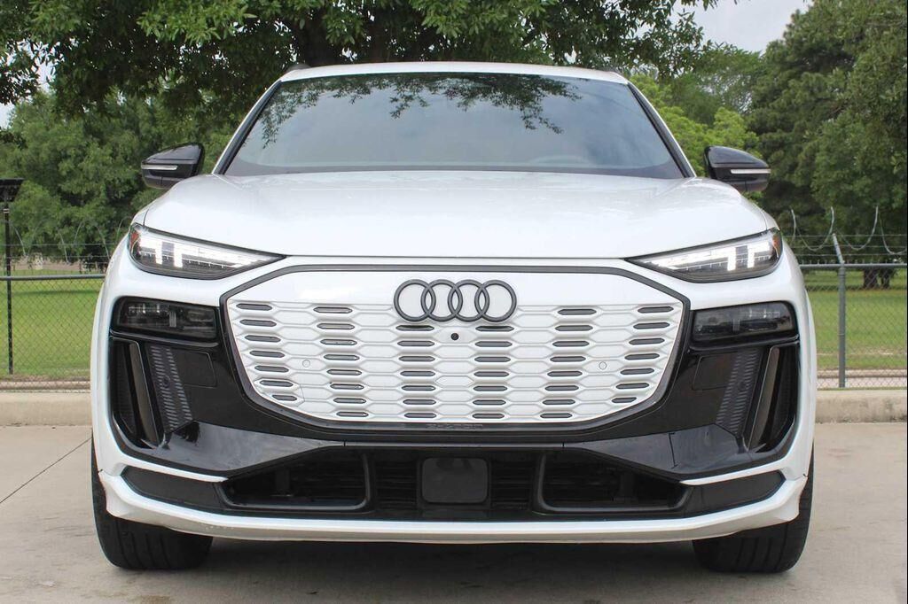 2025 Audi SQ6