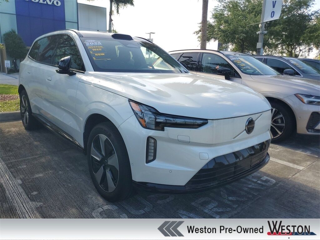 2025 VOLVO EX90