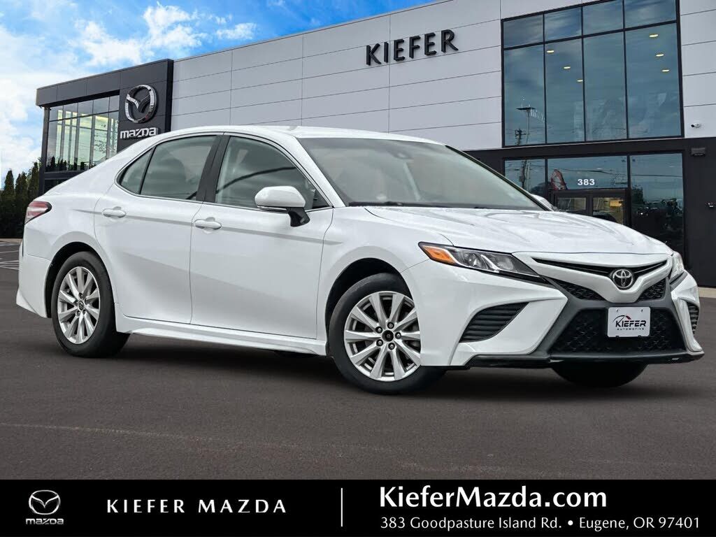 2020 TOYOTA Camry