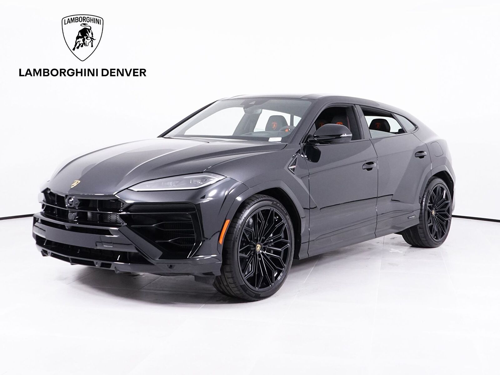 2026 LAMBORGHINI URUS