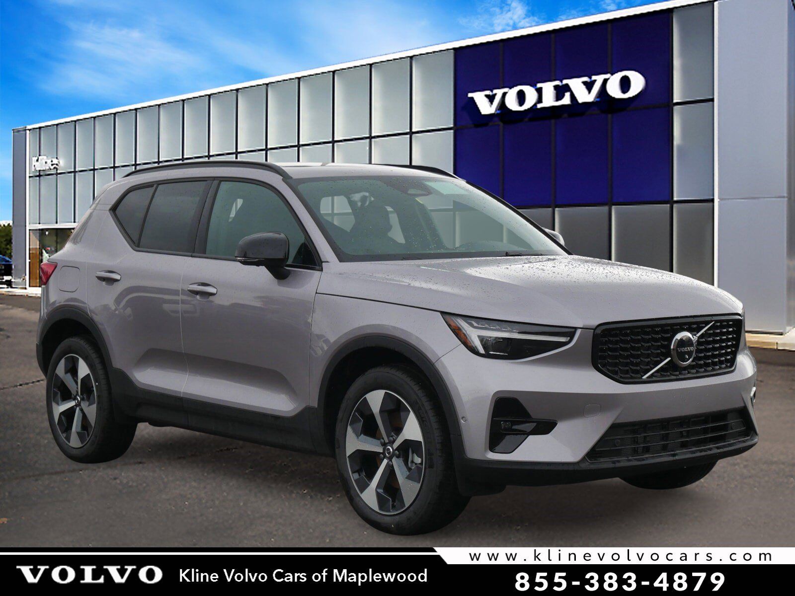 2026 VOLVO XC40