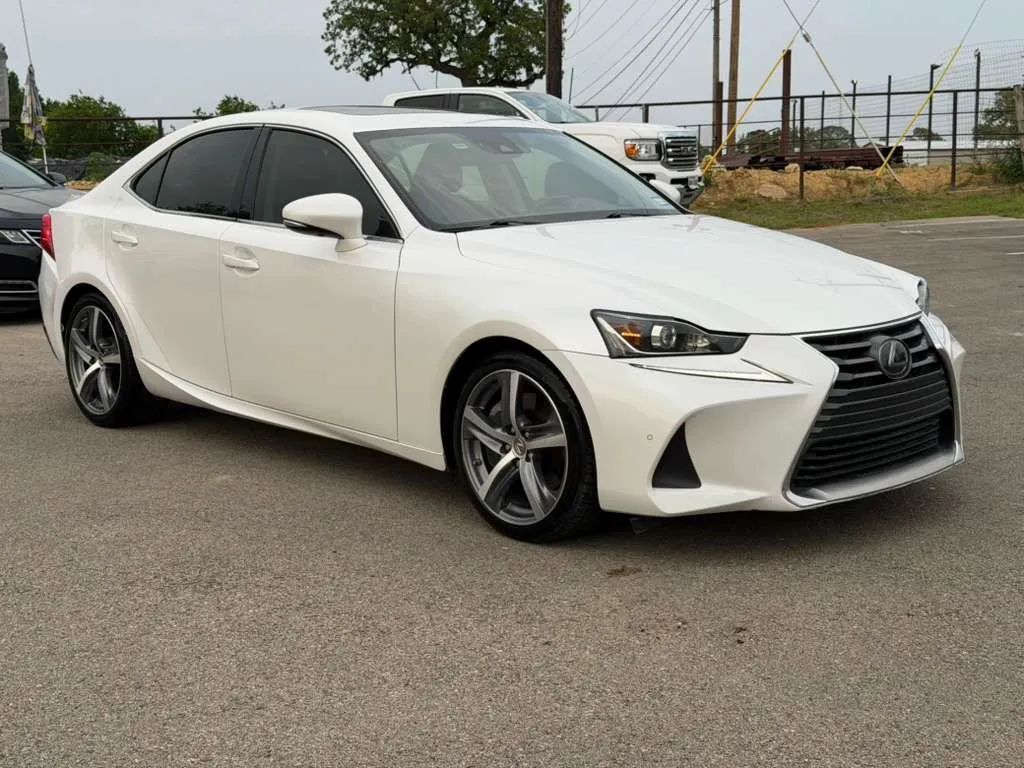 2019 LEXUS IS