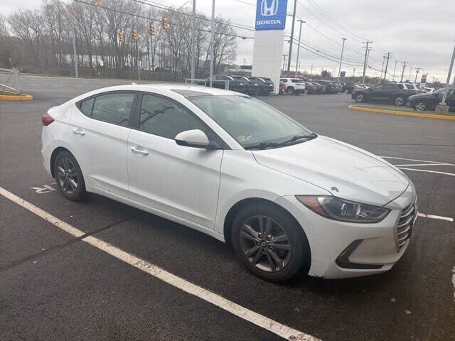 2017 HYUNDAI Elantra