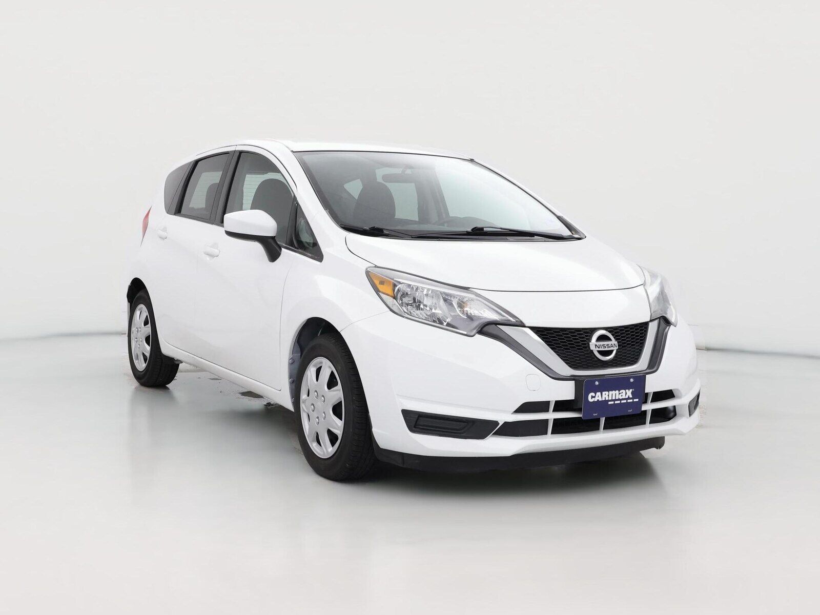 2017 NISSAN Versa