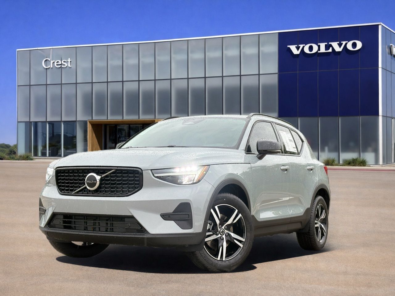 2026 VOLVO XC40