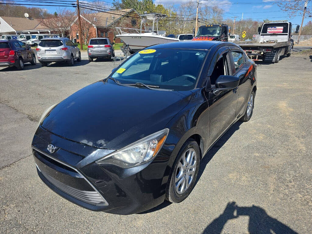2017 TOYOTA Yaris
