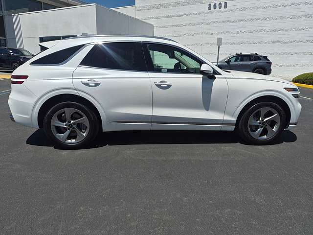 2026 GENESIS GV70