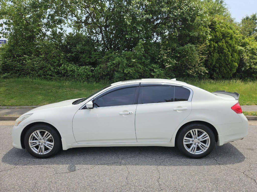 2013 INFINITI G37
