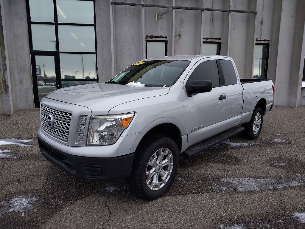 2017 NISSAN Titan