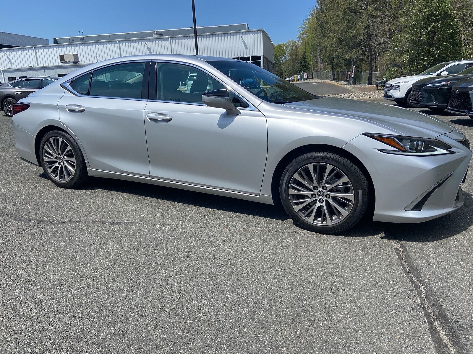 2019 LEXUS ES