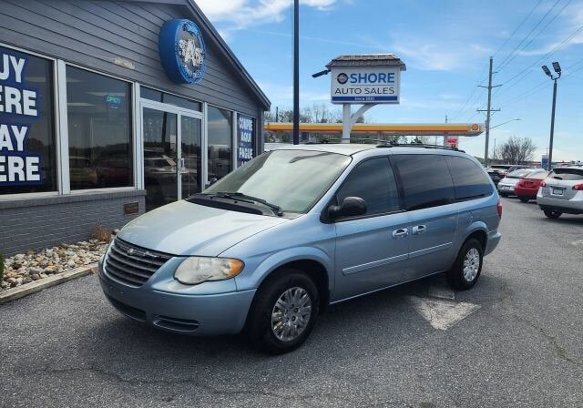 2005 CHRYSLER Town and Country