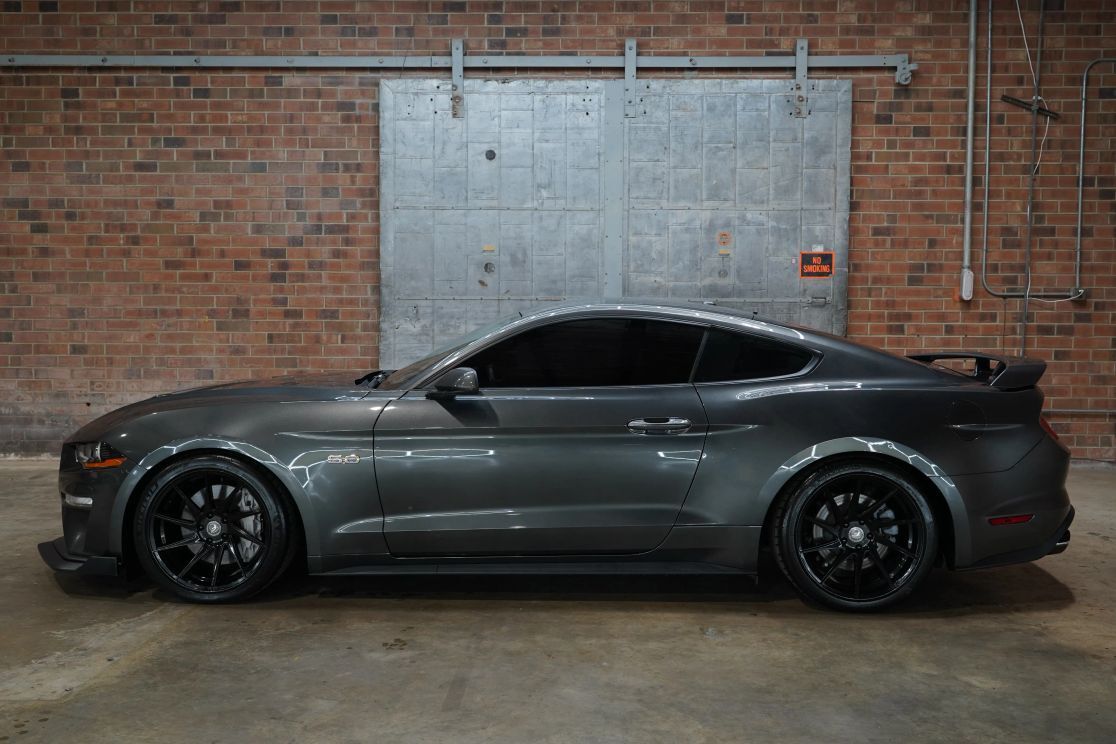 2019 FORD Mustang