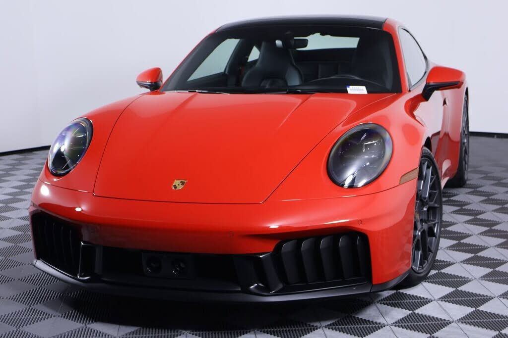 2025 PORSCHE 911